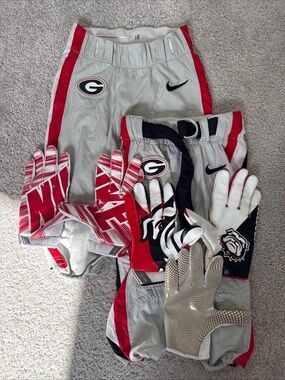 Lot of 2 Georgia Bulldogs Game Worn Pants and Vapor Gloves Nike Rare Collectible